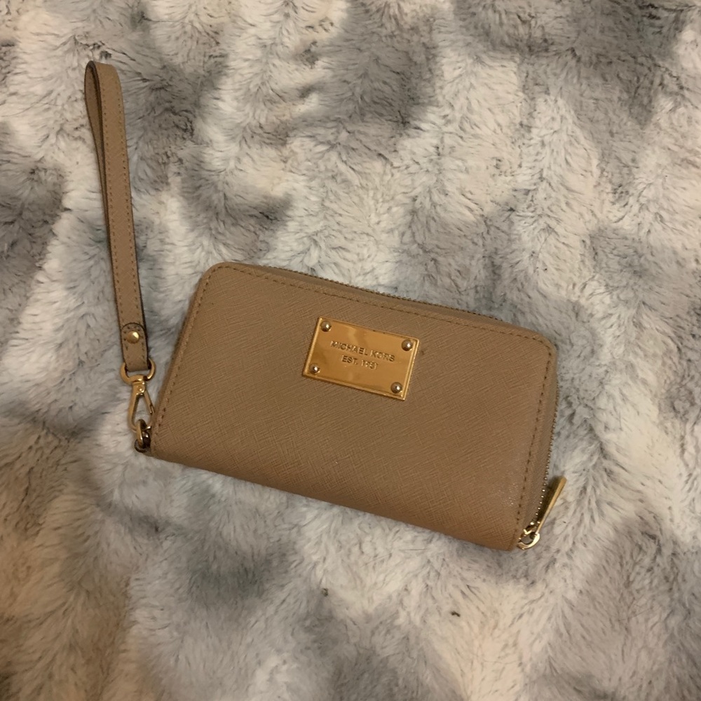 Michael Kors wristlet/wallet